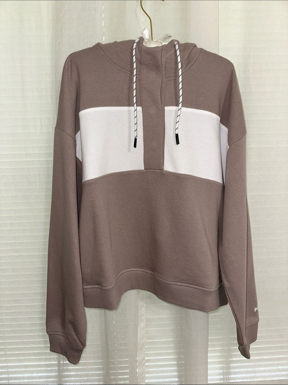 PELOTON L Anorak Color Block Tan White Snap Front Graphic Back Sweatshirt Hoodie - Picture 3 of 12
